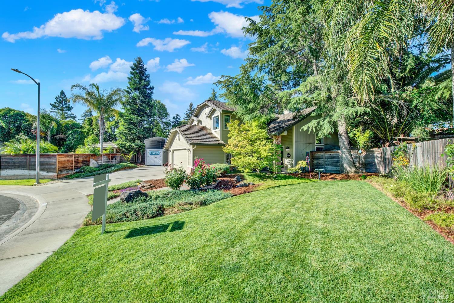 Detail Gallery Image 6 of 46 For 355 Holly Ct, Dixon,  CA 95620 - 3 Beds | 2/1 Baths