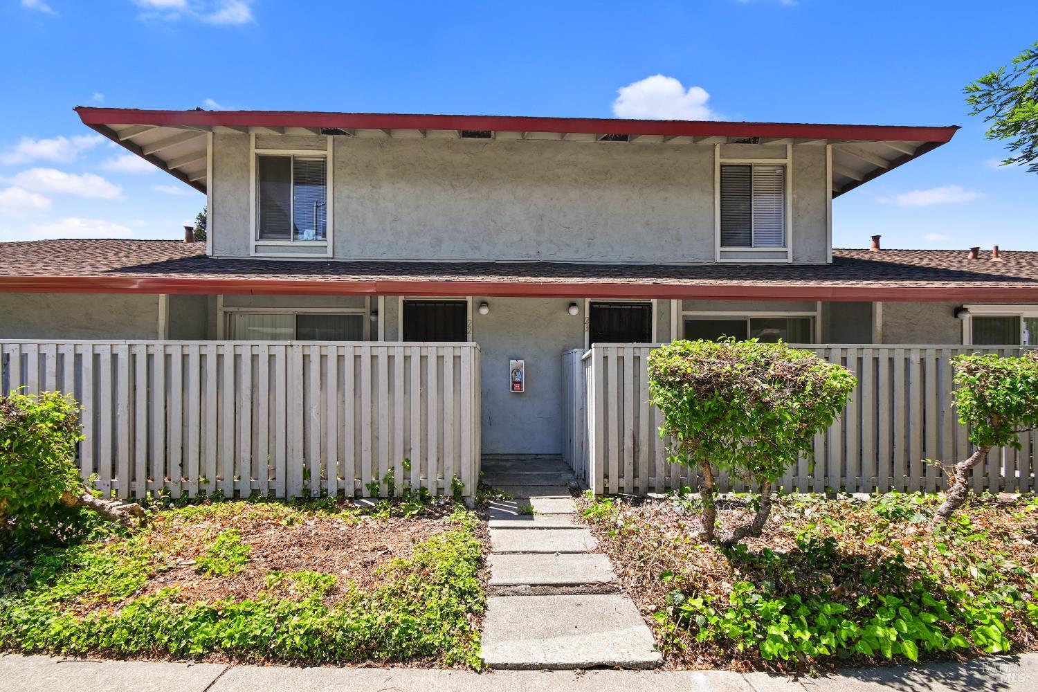 Detail Gallery Image 2 of 32 For 23 Villa Ct, Fairfield,  CA 94533 - 2 Beds | 1/1 Baths