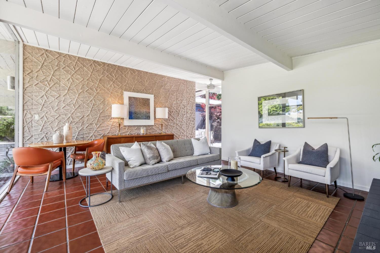 Detail Gallery Image 5 of 57 For 708 Birchwood Ct, San Rafael,  CA 94903 - 5 Beds | 3 Baths