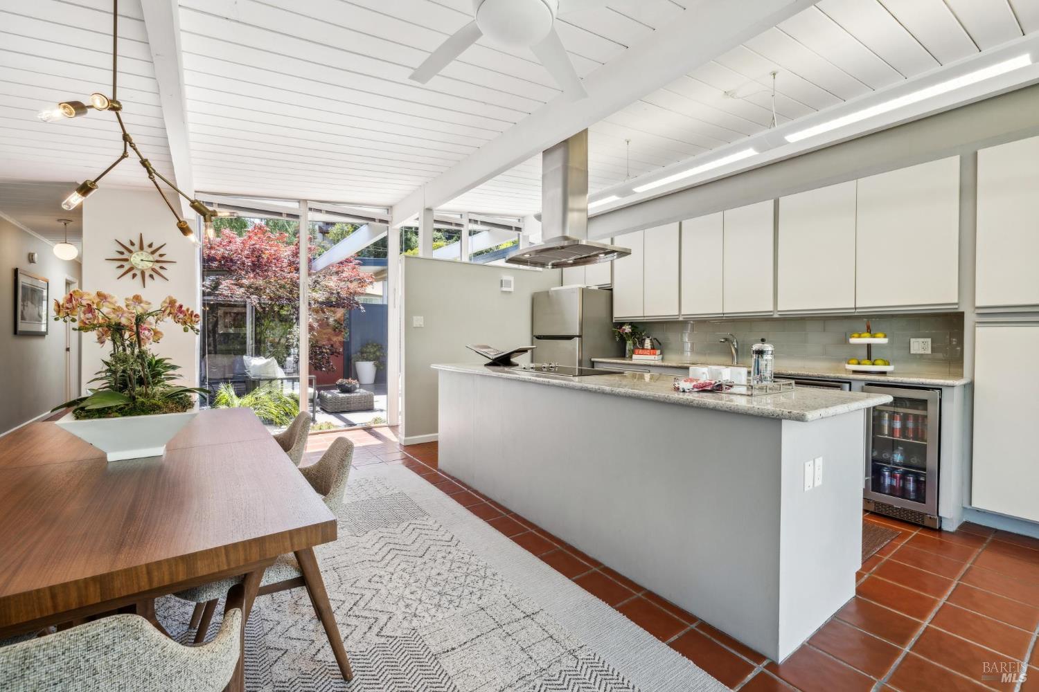 Detail Gallery Image 22 of 57 For 708 Birchwood Ct, San Rafael,  CA 94903 - 5 Beds | 3 Baths