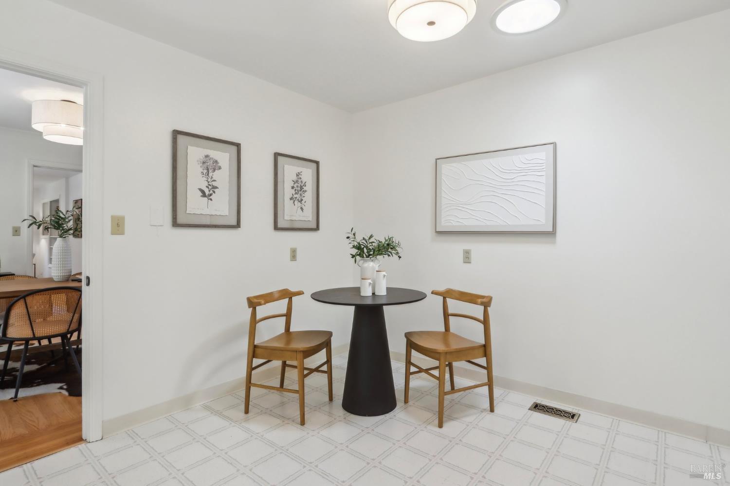 Detail Gallery Image 13 of 60 For 1400 High School Rd, Sebastopol,  CA 95472 - 3 Beds | 2 Baths