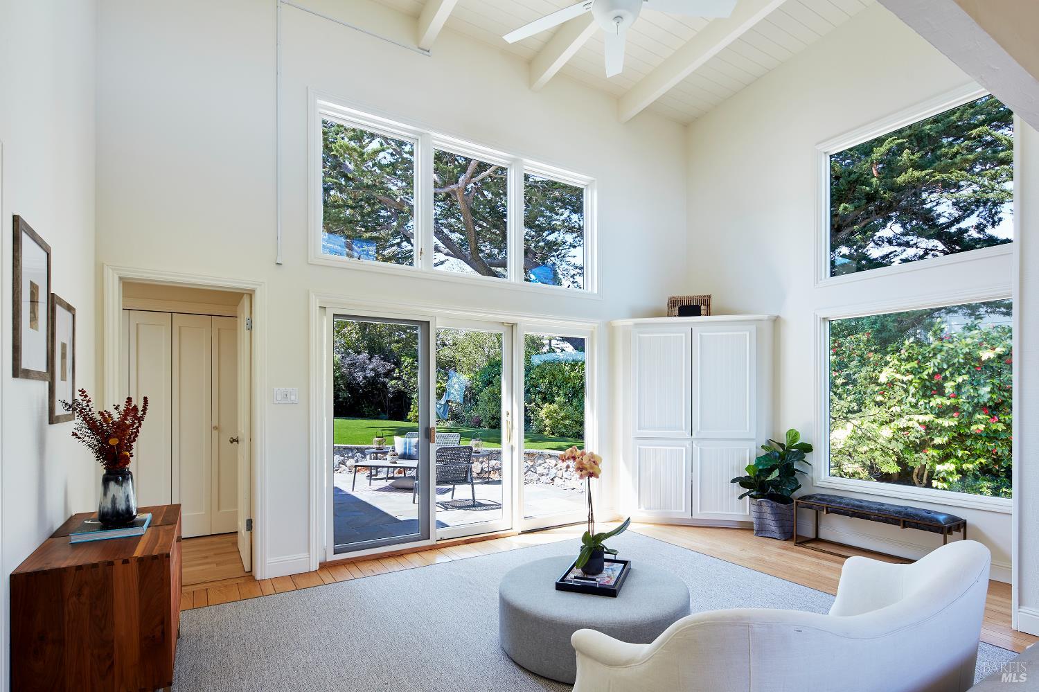 Detail Gallery Image 26 of 42 For 64 Edgewood Ave, Mill Valley,  CA 94941 - 3 Beds | 2 Baths