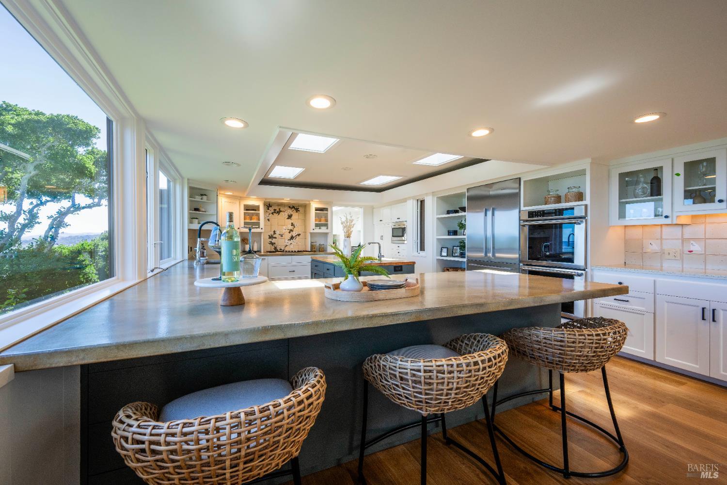 Detail Gallery Image 33 of 83 For 125 Bayview Dr, San Rafael,  CA 94901 - 2 Beds | 3/1 Baths