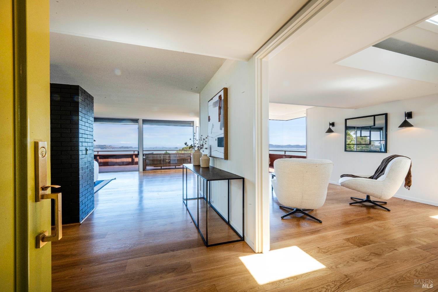 Detail Gallery Image 17 of 83 For 125 Bayview Dr, San Rafael,  CA 94901 - 2 Beds | 3/1 Baths
