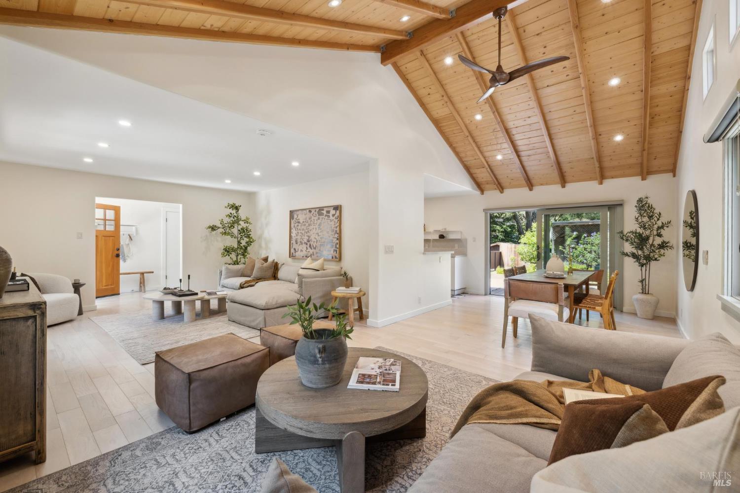 Detail Gallery Image 7 of 46 For 17 San Gabriel Dr, Fairfax,  CA 94930 - 4 Beds | 3 Baths