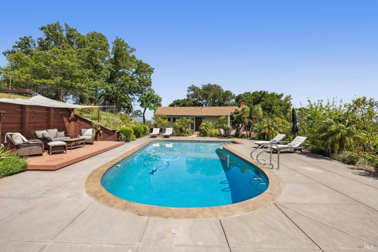 Detail Gallery Image 31 of 56 For 104 Eagle Dr, Novato,  CA 94949 - 4 Beds | 3 Baths