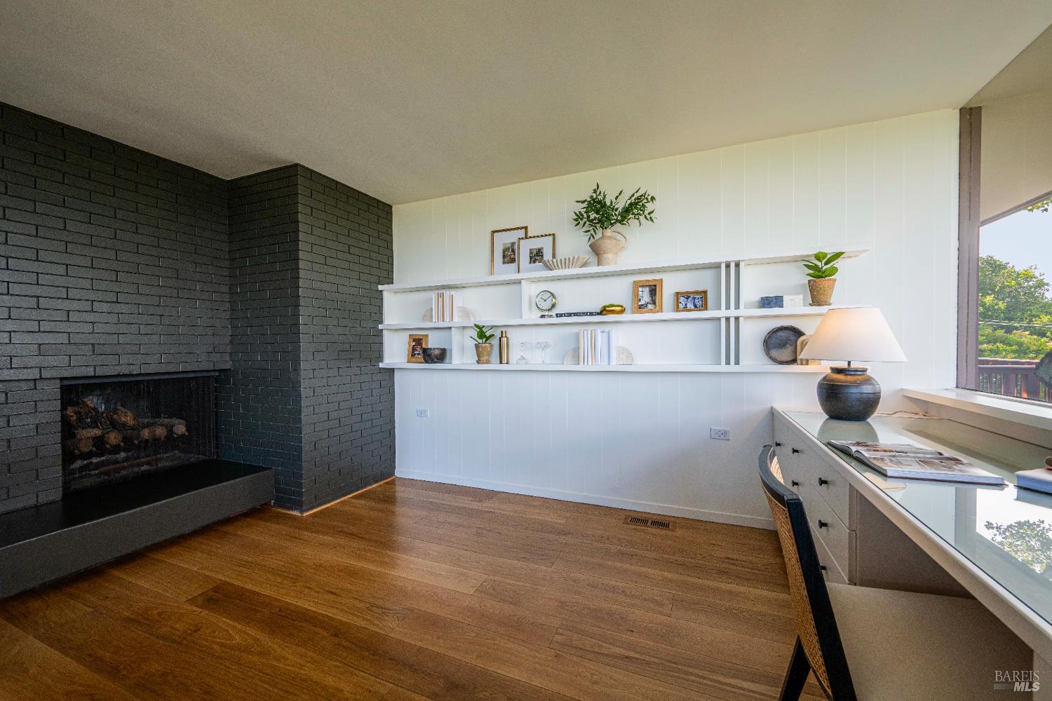Detail Gallery Image 28 of 83 For 125 Bayview Dr, San Rafael,  CA 94901 - 2 Beds | 3/1 Baths