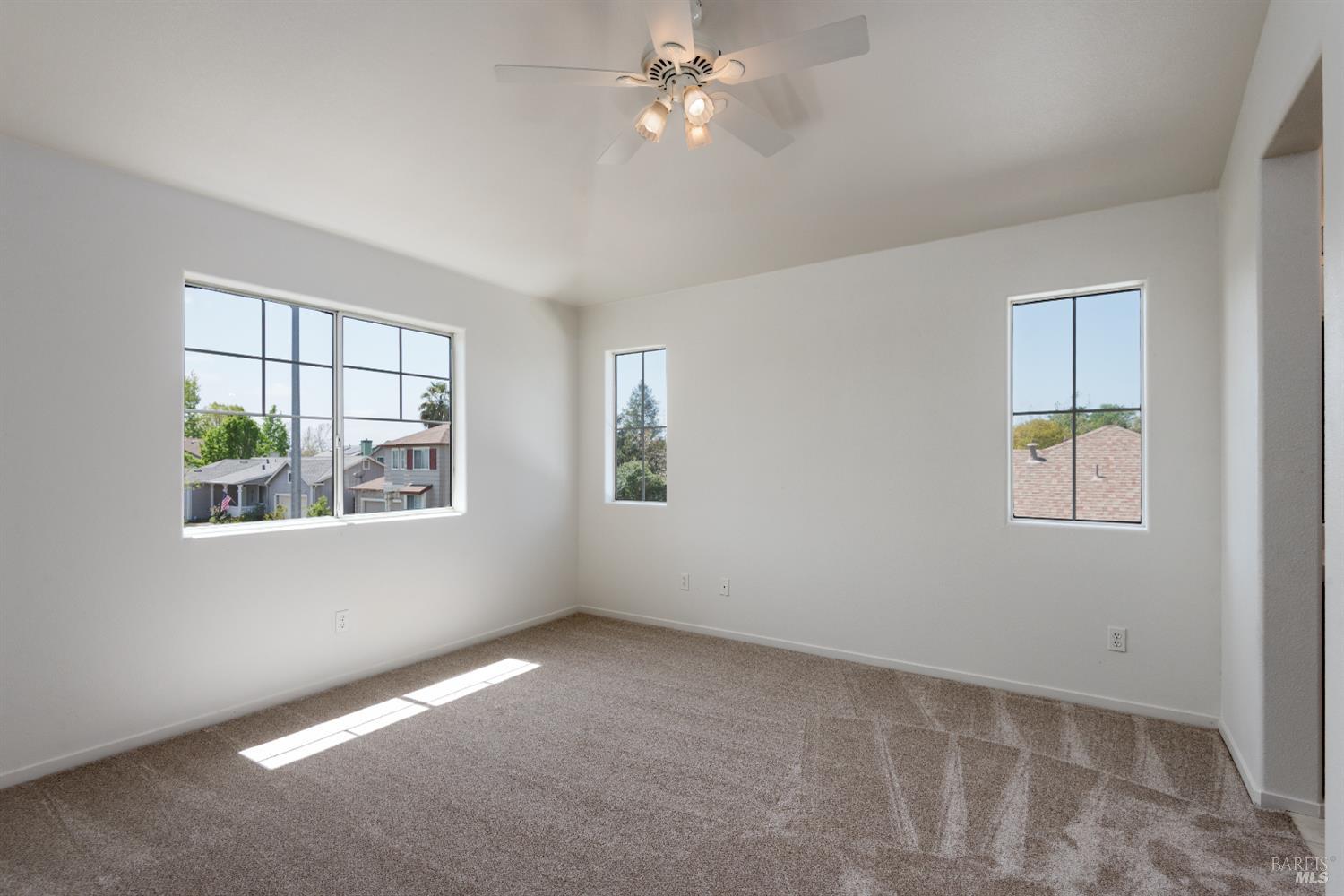 Detail Gallery Image 27 of 37 For 1931 Goldpan Way, Santa Rosa,  CA 95407 - 3 Beds | 2/1 Baths