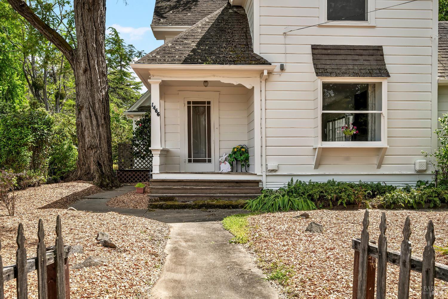 Detail Gallery Image 4 of 66 For 1466 Cooper Rd, Sebastopol,  CA 95472 - 6 Beds | 5/1 Baths