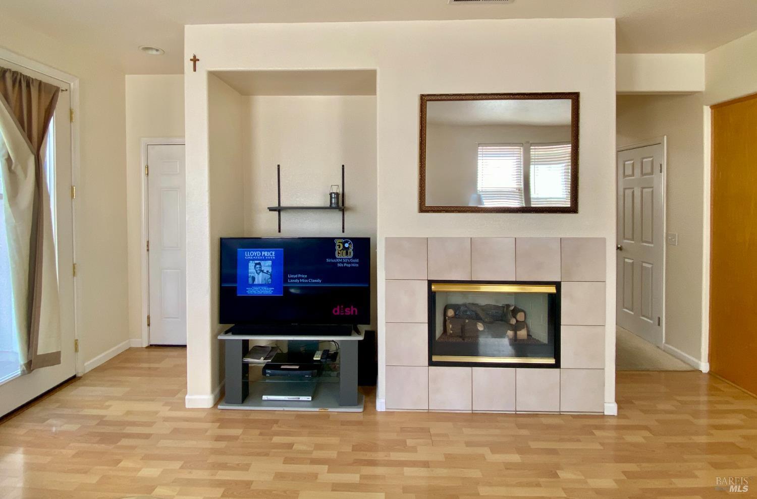 Detail Gallery Image 14 of 43 For 2695 Arbor Grove Ln, Santa Rosa,  CA 95407 - 4 Beds | 2/1 Baths