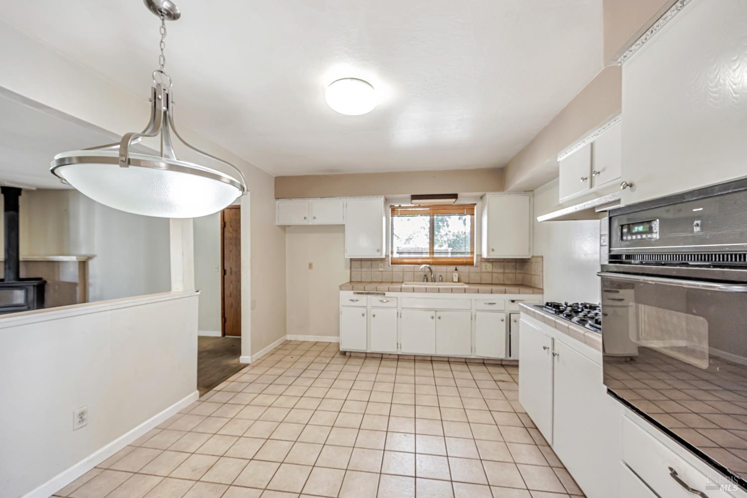 Detail Gallery Image 12 of 44 For 2711 Iroquois St, Santa Rosa,  CA 95403 - 3 Beds | 2 Baths