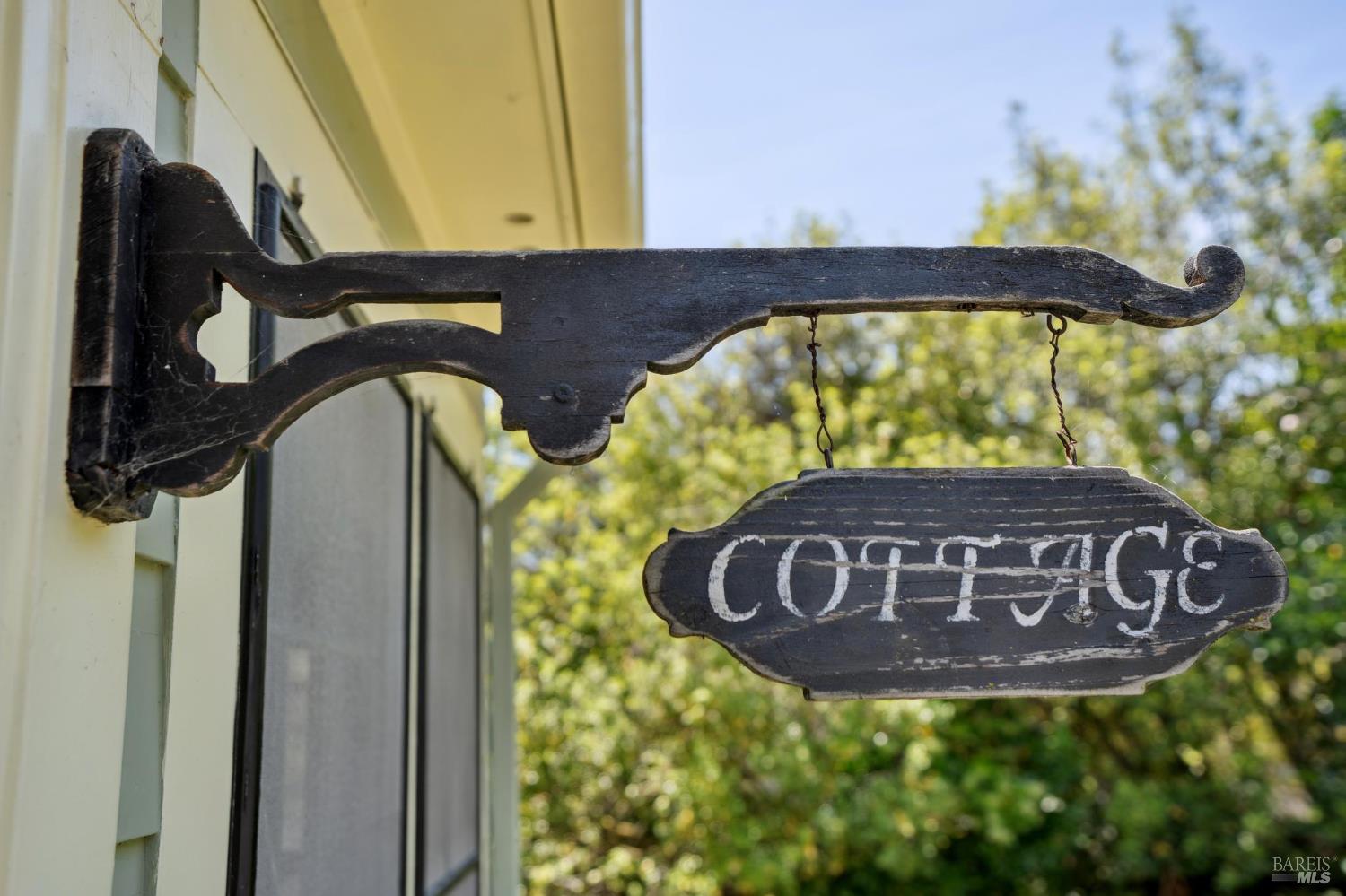 Detail Gallery Image 5 of 75 For 301 Howard St, Petaluma,  CA 94952 - 4 Beds | 3 Baths