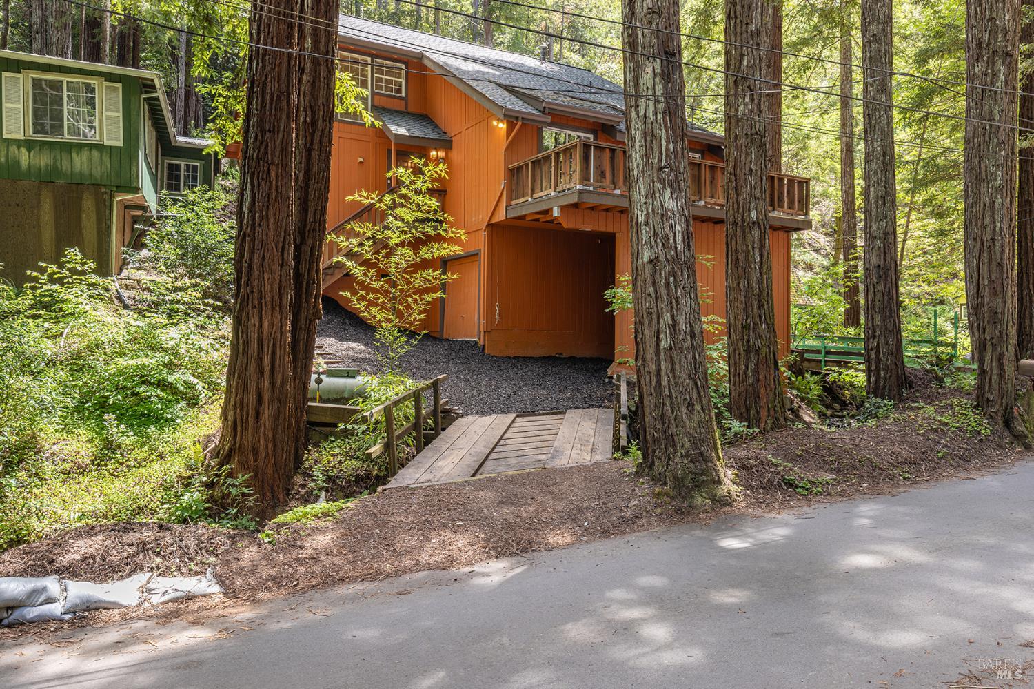 Detail Gallery Image 2 of 33 For 19369 Hidden Valley Rd, Guerneville,  CA 95446 - 3 Beds | 2 Baths