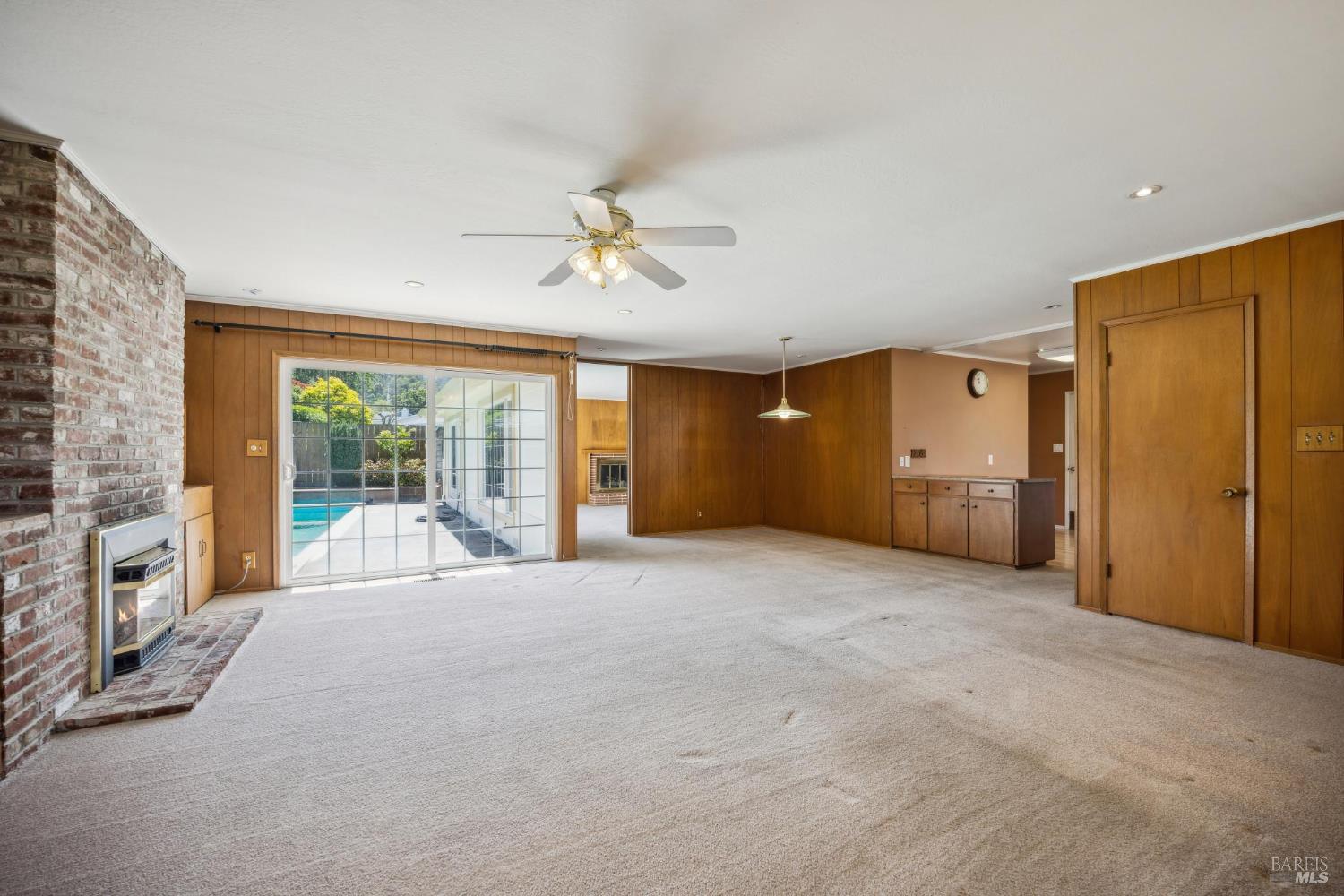 Detail Gallery Image 6 of 16 For 120 Meriam Dr, San Rafael,  CA 94903 - 3 Beds | 2/1 Baths