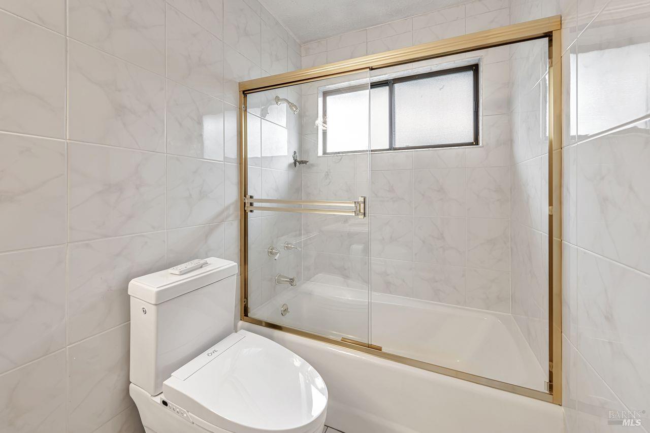 Detail Gallery Image 39 of 53 For 917 West St, Petaluma,  CA 94952 - 4 Beds | 2 Baths