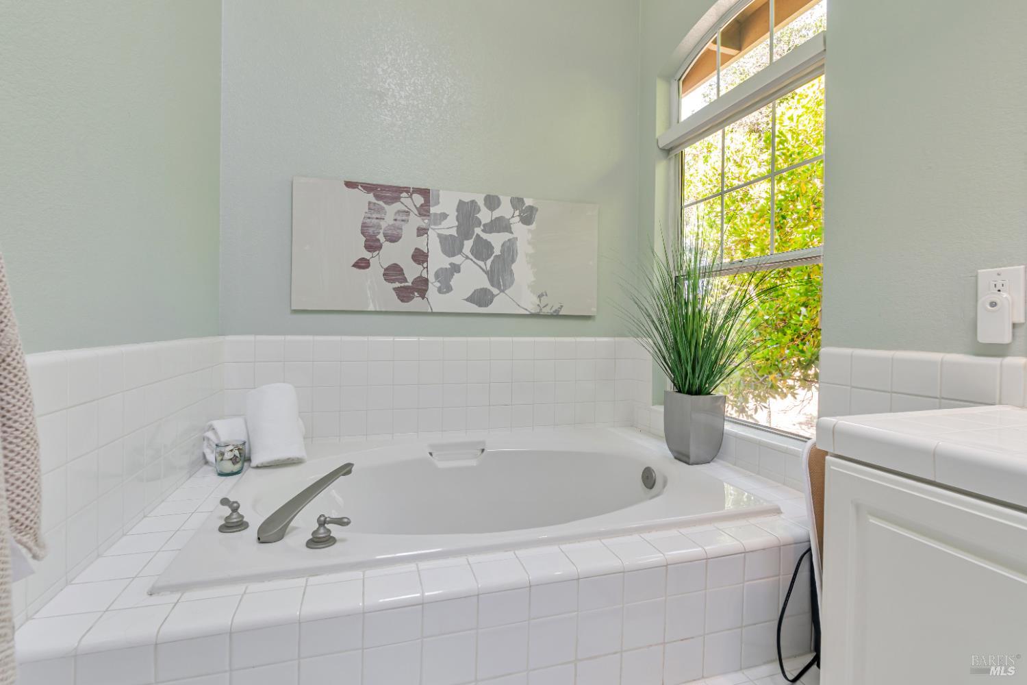 Detail Gallery Image 23 of 40 For 359 Orchid Dr, San Rafael,  CA 94903 - 4 Beds | 2/1 Baths