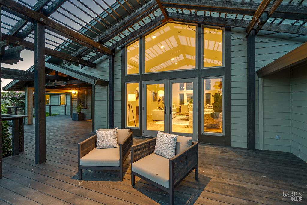 Detail Gallery Image 34 of 51 For 3979 Rolling Oaks Rd, Santa Rosa,  CA 95404 - 3 Beds | 3 Baths