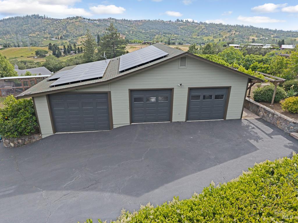 Detail Gallery Image 42 of 51 For 3979 Rolling Oaks Rd, Santa Rosa,  CA 95404 - 3 Beds | 3 Baths