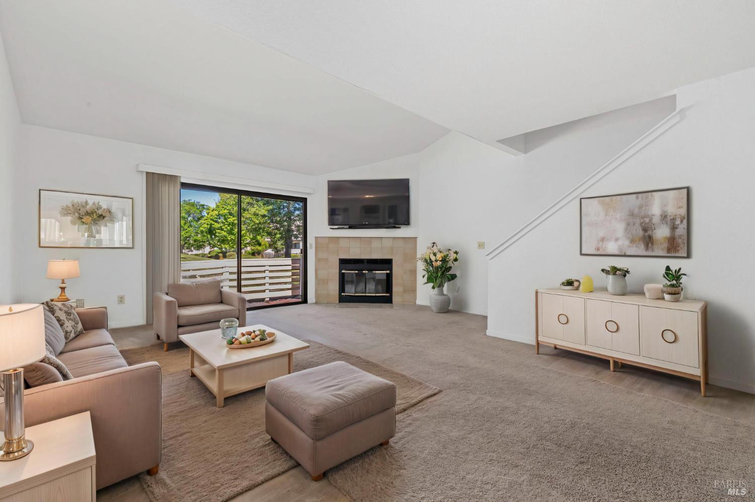Detail Gallery Image 8 of 34 For 2124 Chianti Dr, Santa Rosa,  CA 95403 - 3 Beds | 2/1 Baths