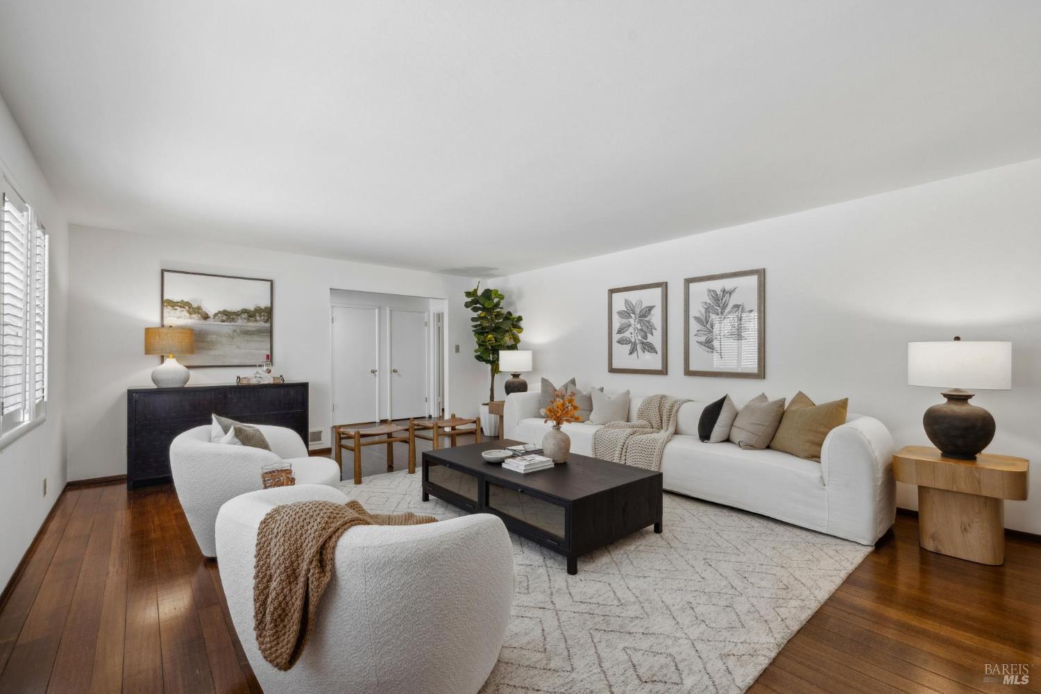 Detail Gallery Image 3 of 59 For 305 N Almenar Dr, Greenbrae,  CA 94904 - 4 Beds | 4 Baths