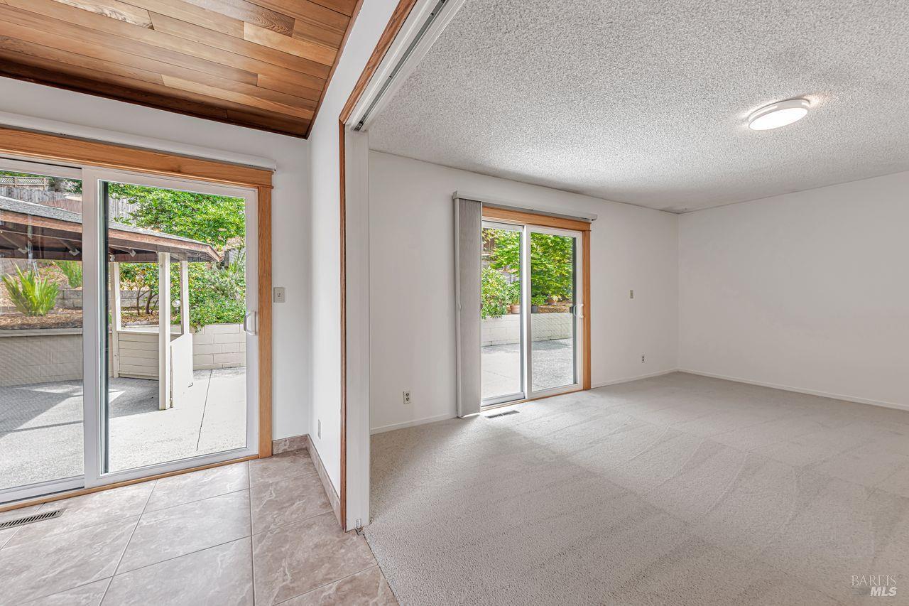 Detail Gallery Image 20 of 53 For 917 West St, Petaluma,  CA 94952 - 4 Beds | 2 Baths