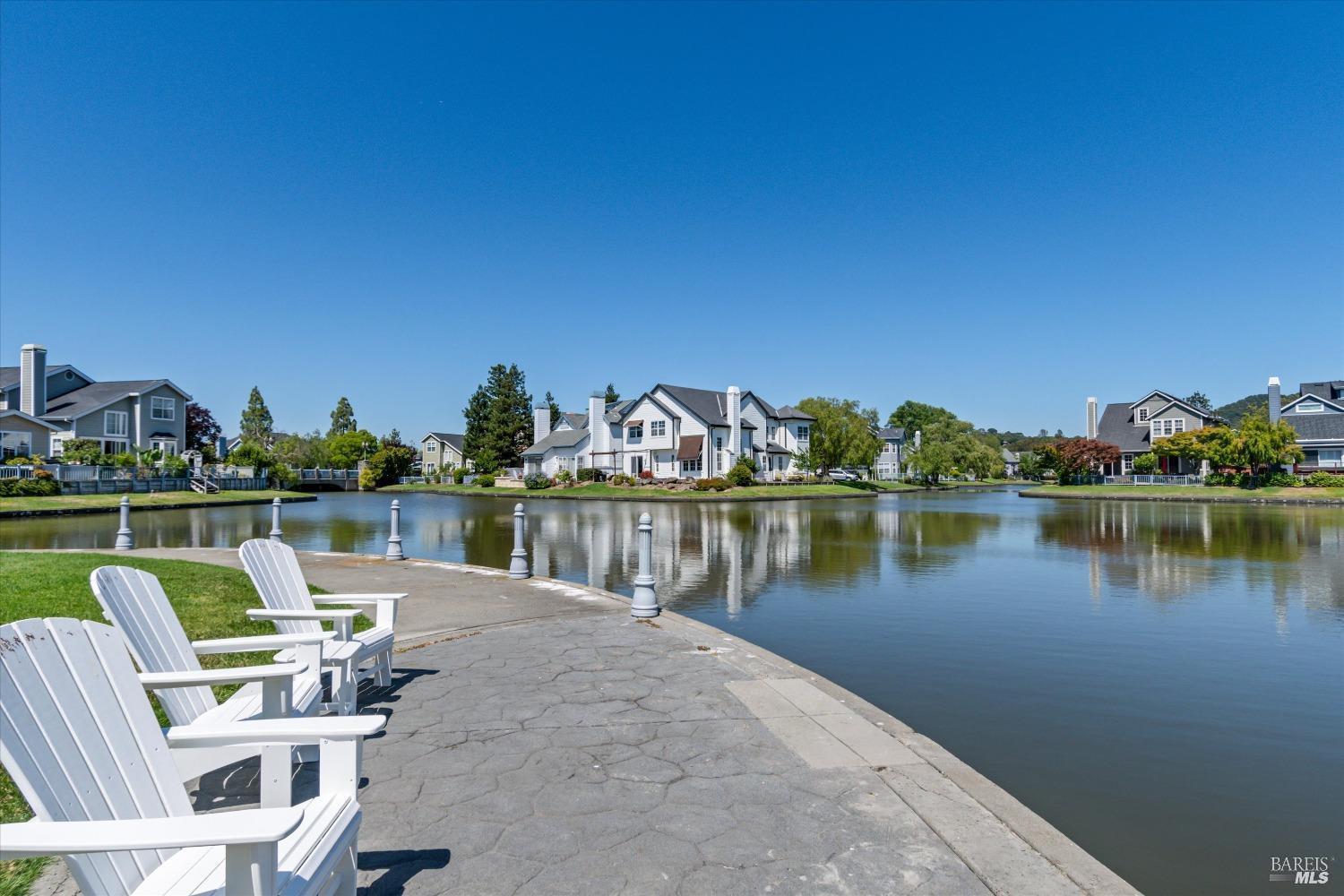 Detail Gallery Image 41 of 60 For 168 Waterside Cir, San Rafael,  CA 94903 - 4 Beds | 3/1 Baths