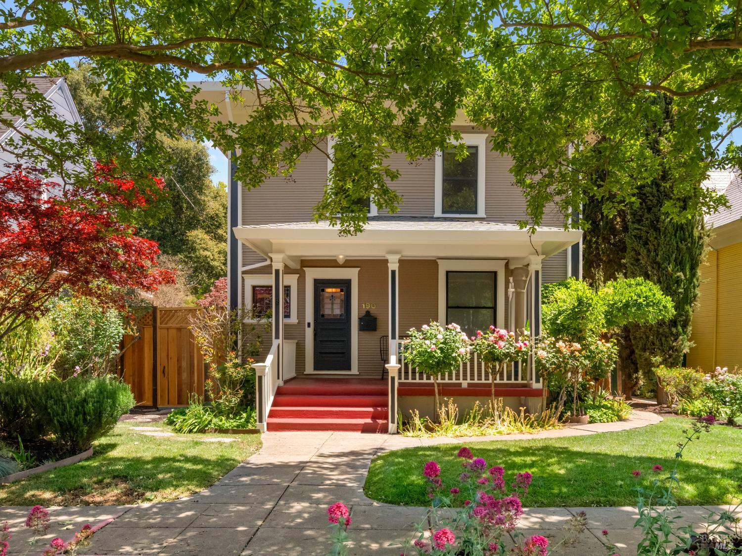 Detail Gallery Image 2 of 63 For 190 Franklin St, Napa,  CA 94558 - 4 Beds | 3 Baths
