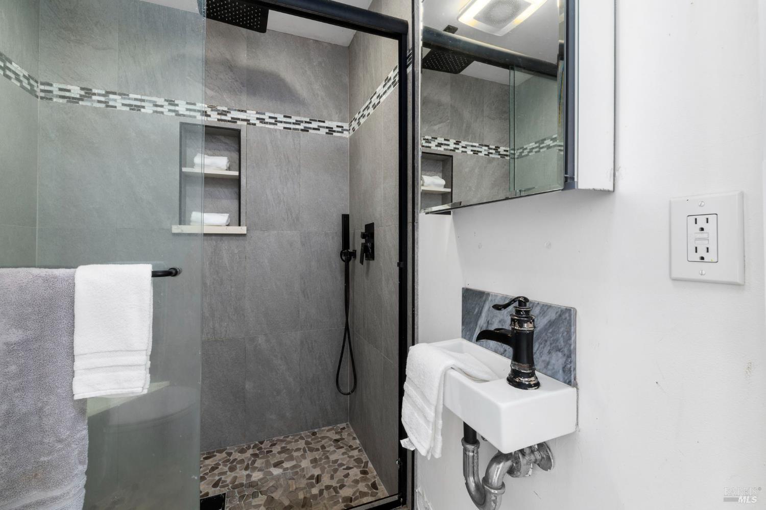 Detail Gallery Image 28 of 61 For 4335 Bodega Ave, Petaluma,  CA 95942 - 4 Beds | 3/1 Baths