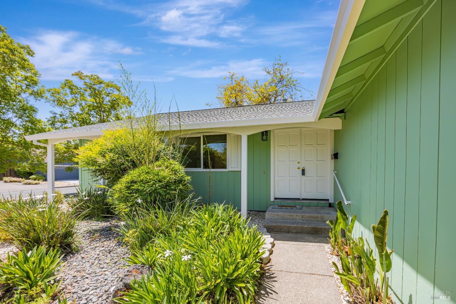 Detail Gallery Image 5 of 51 For 501 Garfield Park Ave, Santa Rosa,  CA 95409 - 4 Beds | 2 Baths