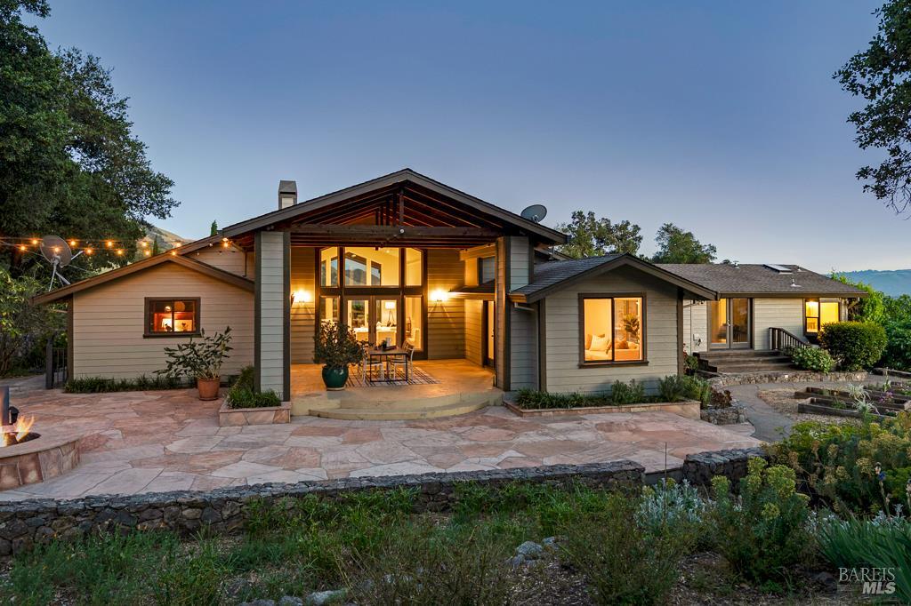 Detail Gallery Image 1 of 51 For 3979 Rolling Oaks Rd, Santa Rosa,  CA 95404 - 3 Beds | 3 Baths