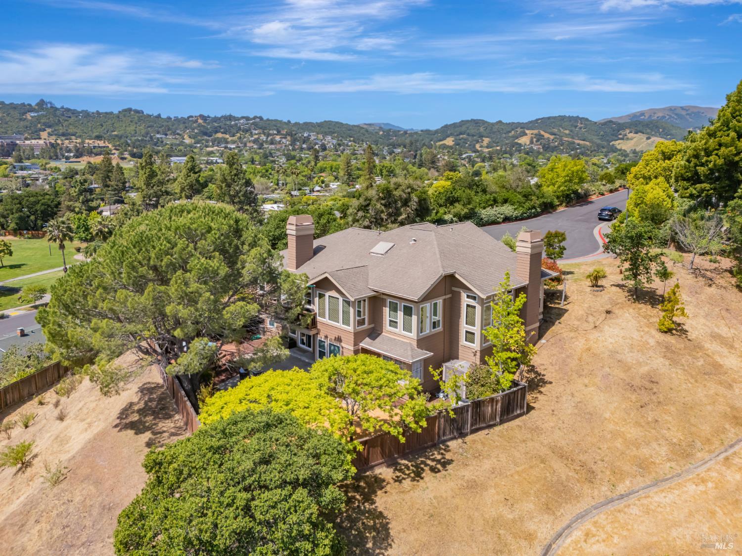 Detail Gallery Image 3 of 40 For 359 Orchid Dr, San Rafael,  CA 94903 - 4 Beds | 2/1 Baths