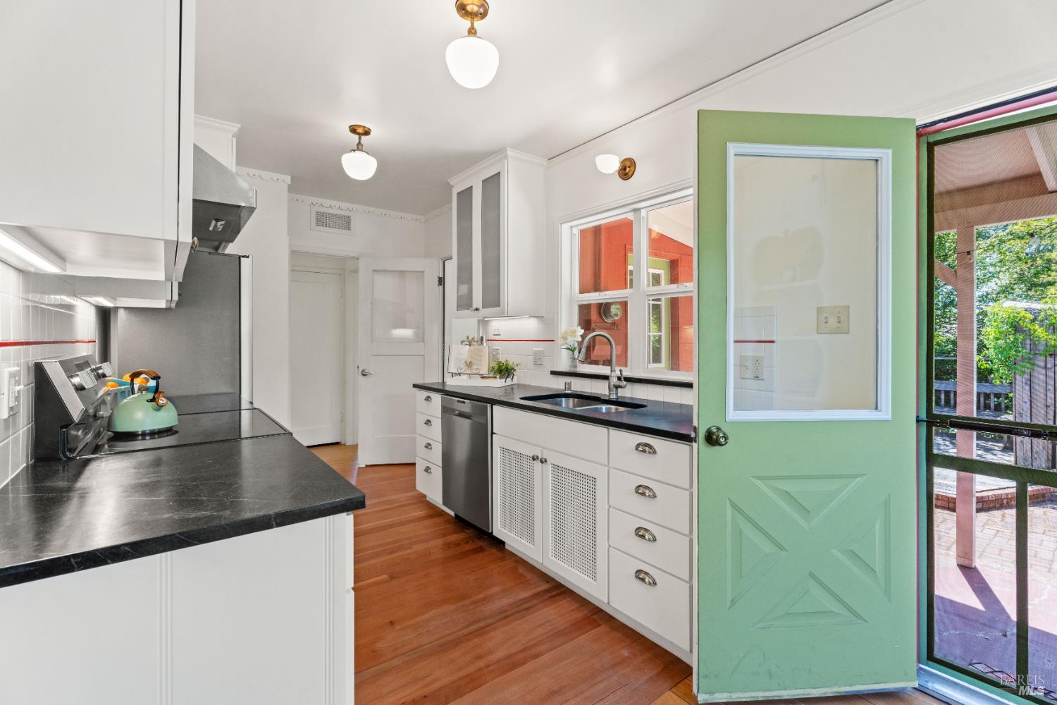 Detail Gallery Image 7 of 29 For 341 Jones St, Ukiah,  CA 95482 - 2 Beds | 1 Baths