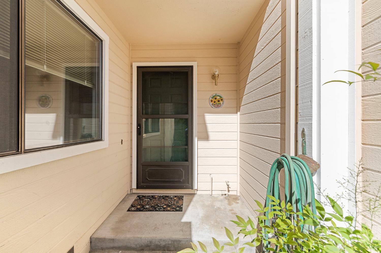 Detail Gallery Image 3 of 34 For 2124 Chianti Dr, Santa Rosa,  CA 95403 - 3 Beds | 2/1 Baths