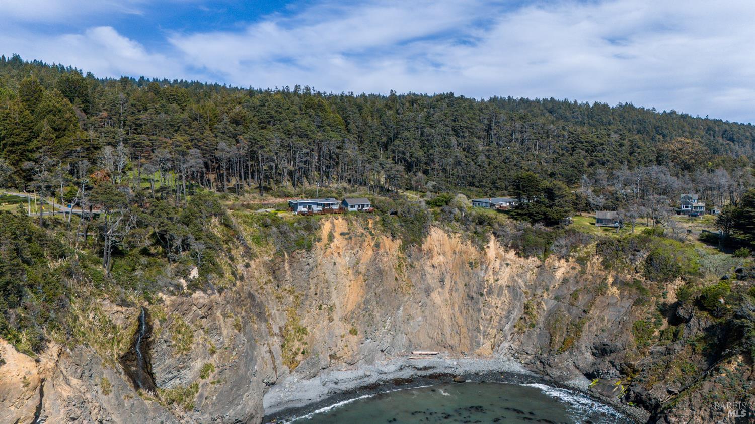 Detail Gallery Image 36 of 52 For 33500 S Highway 1 Unkn, Gualala,  CA 95445 - 3 Beds | 3 Baths
