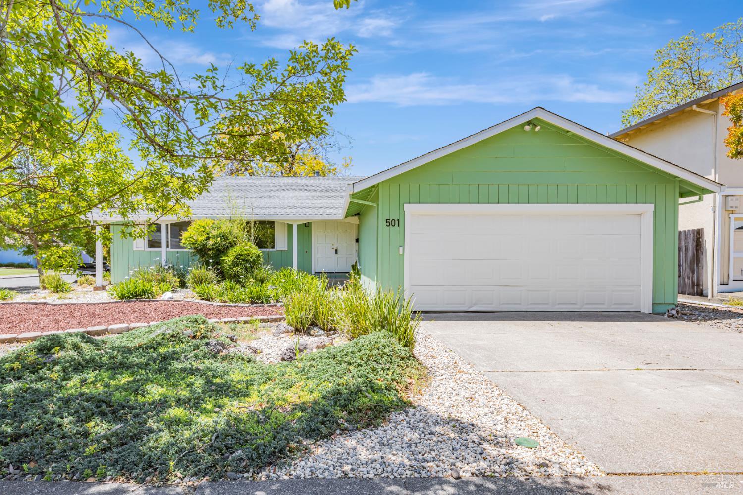 Detail Gallery Image 2 of 51 For 501 Garfield Park Ave, Santa Rosa,  CA 95409 - 4 Beds | 2 Baths