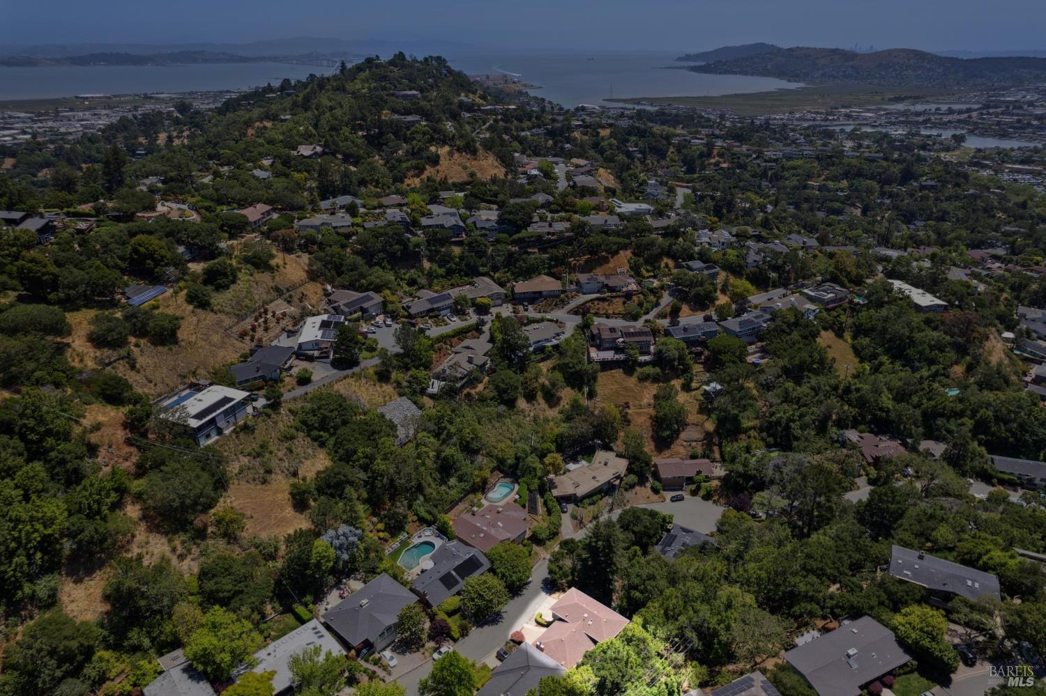 Detail Gallery Image 47 of 59 For 305 N Almenar Dr, Greenbrae,  CA 94904 - 4 Beds | 4 Baths