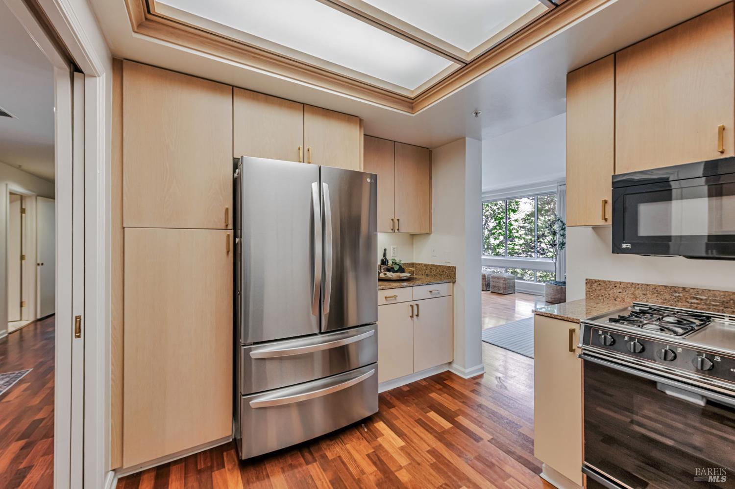 Detail Gallery Image 15 of 43 For 600 Deer Valley Rd 1e,  San Rafael,  CA 94903 - 2 Beds | 3 Baths
