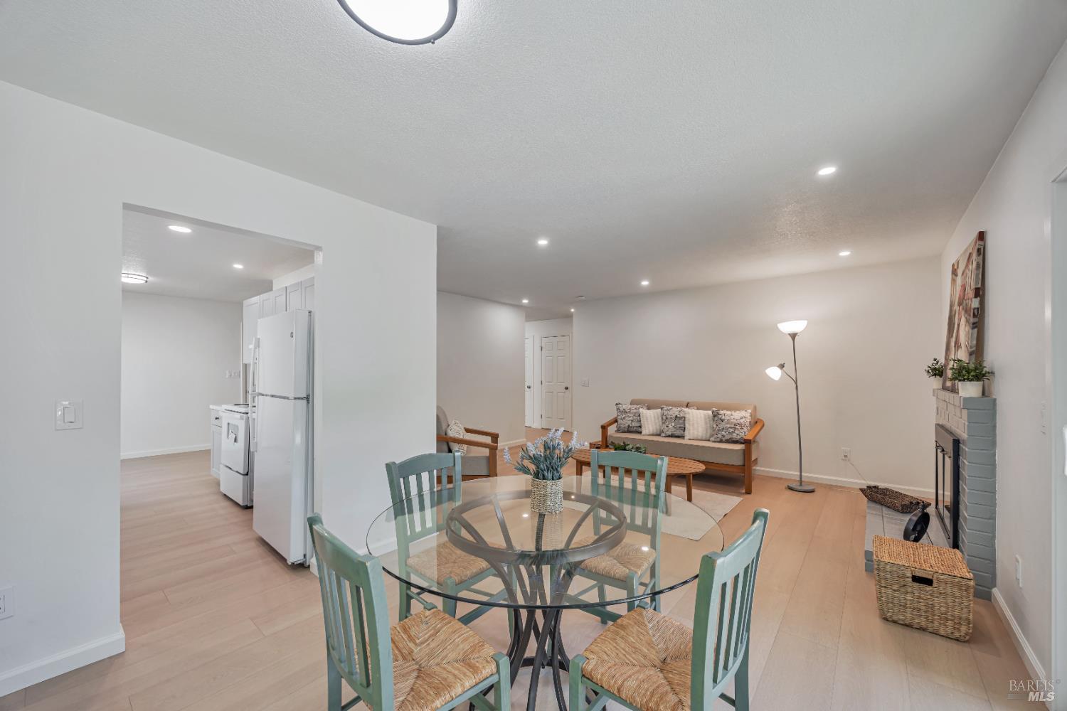 Detail Gallery Image 23 of 51 For 501 Garfield Park Ave, Santa Rosa,  CA 95409 - 4 Beds | 2 Baths