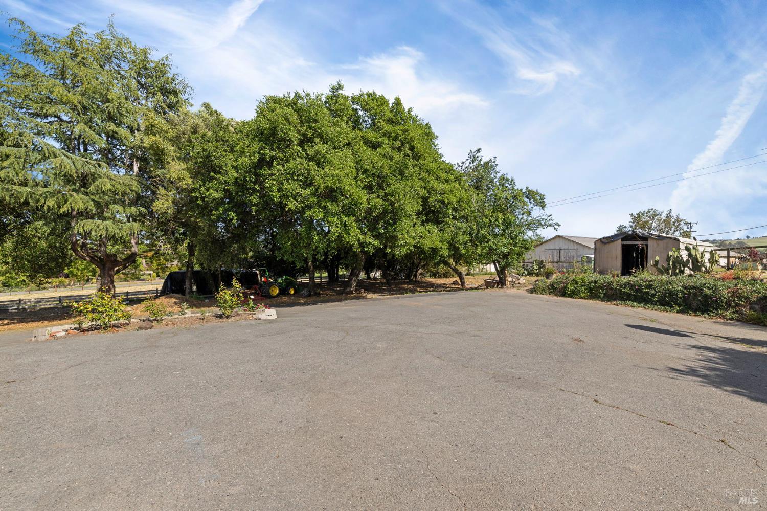 Detail Gallery Image 6 of 61 For 4335 Bodega Ave, Petaluma,  CA 95942 - 4 Beds | 3/1 Baths