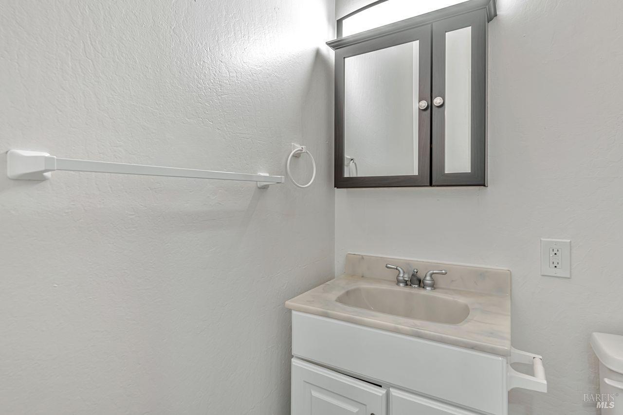 Detail Gallery Image 15 of 25 For 2668 Coffey Ln, Santa Rosa,  CA 95403 - 2 Beds | 1 Baths