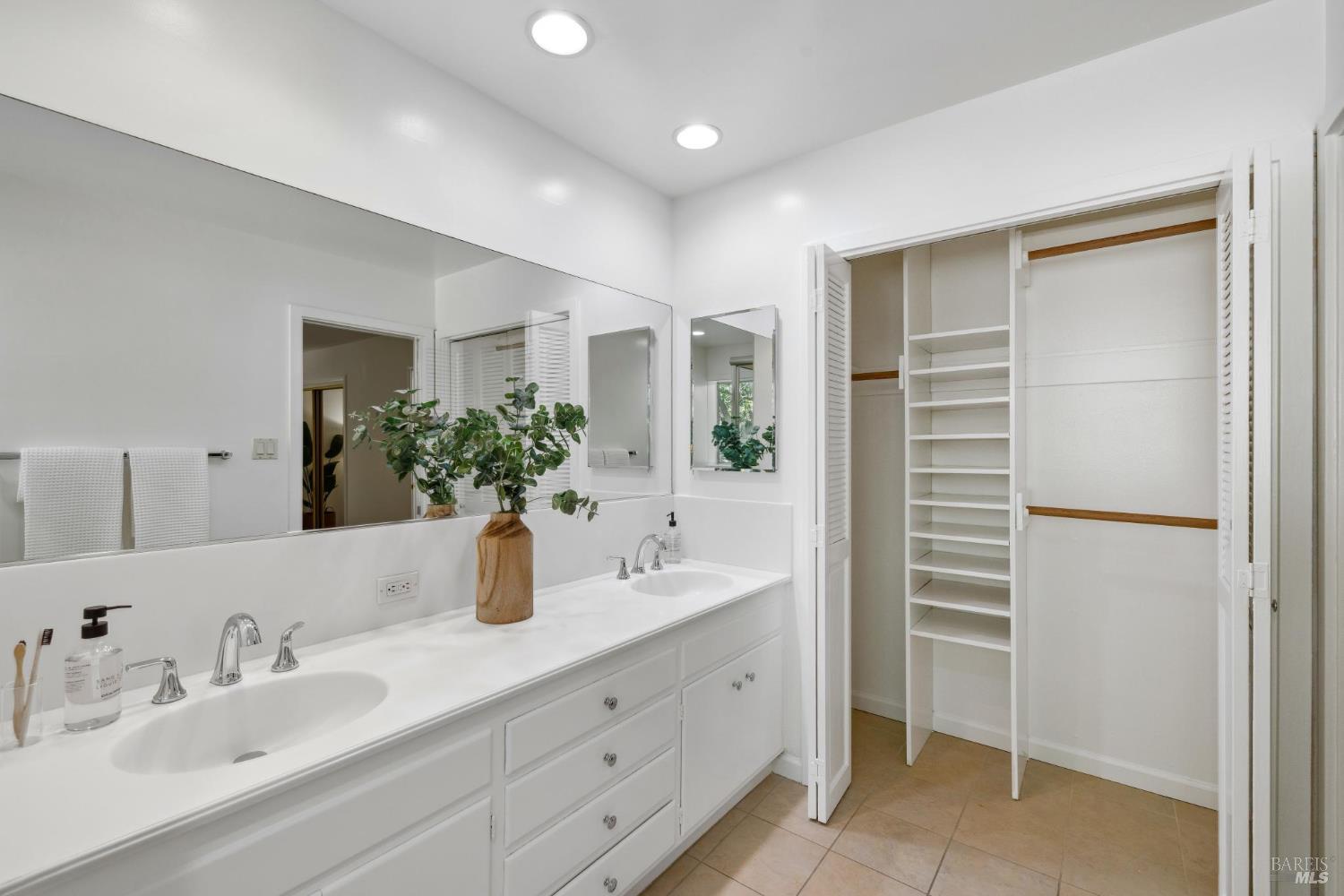 Detail Gallery Image 28 of 59 For 305 N Almenar Dr, Greenbrae,  CA 94904 - 4 Beds | 4 Baths