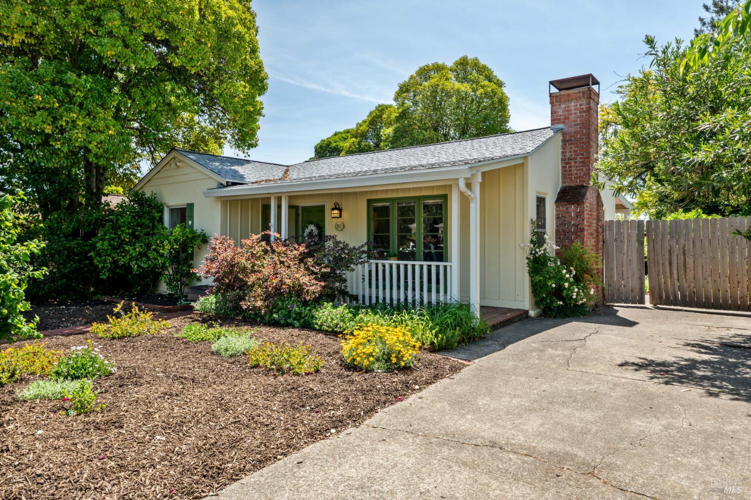 Detail Gallery Image 25 of 29 For 341 Jones St, Ukiah,  CA 95482 - 2 Beds | 1 Baths