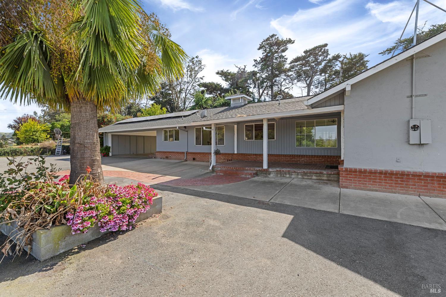 Detail Gallery Image 3 of 61 For 4335 Bodega Ave, Petaluma,  CA 95942 - 4 Beds | 3/1 Baths