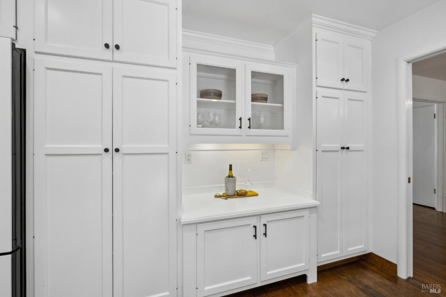 Detail Gallery Image 10 of 59 For 305 N Almenar Dr, Greenbrae,  CA 94904 - 4 Beds | 4 Baths