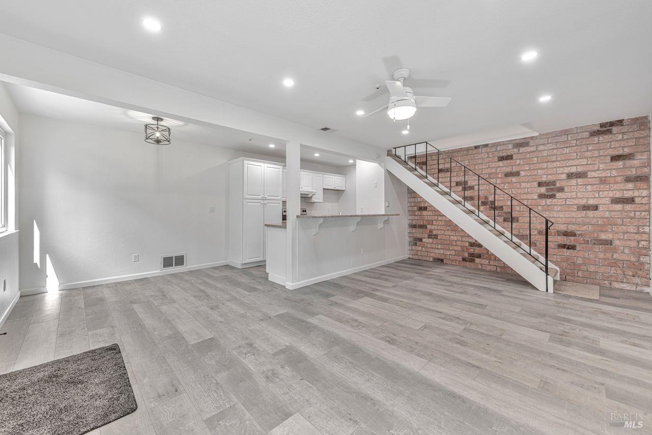 Detail Gallery Image 5 of 25 For 2668 Coffey Ln, Santa Rosa,  CA 95403 - 2 Beds | 1 Baths
