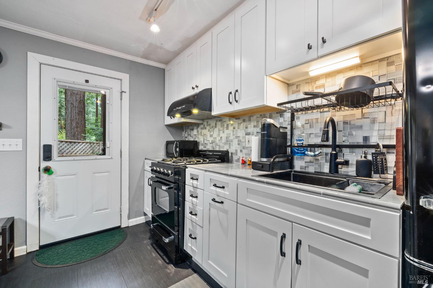 Detail Gallery Image 24 of 89 For 18 Wildwood Ln, Cazadero,  CA 95421 - 4 Beds | 3 Baths