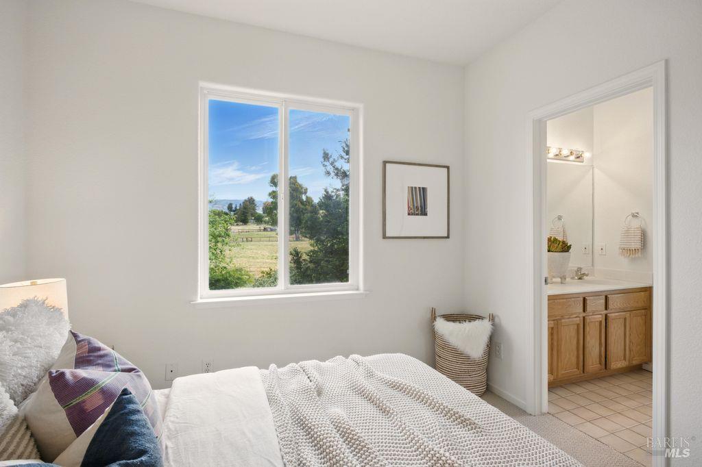 Detail Gallery Image 25 of 41 For 1935 Sestri Ln, Petaluma,  CA 94954 - 4 Beds | 4 Baths