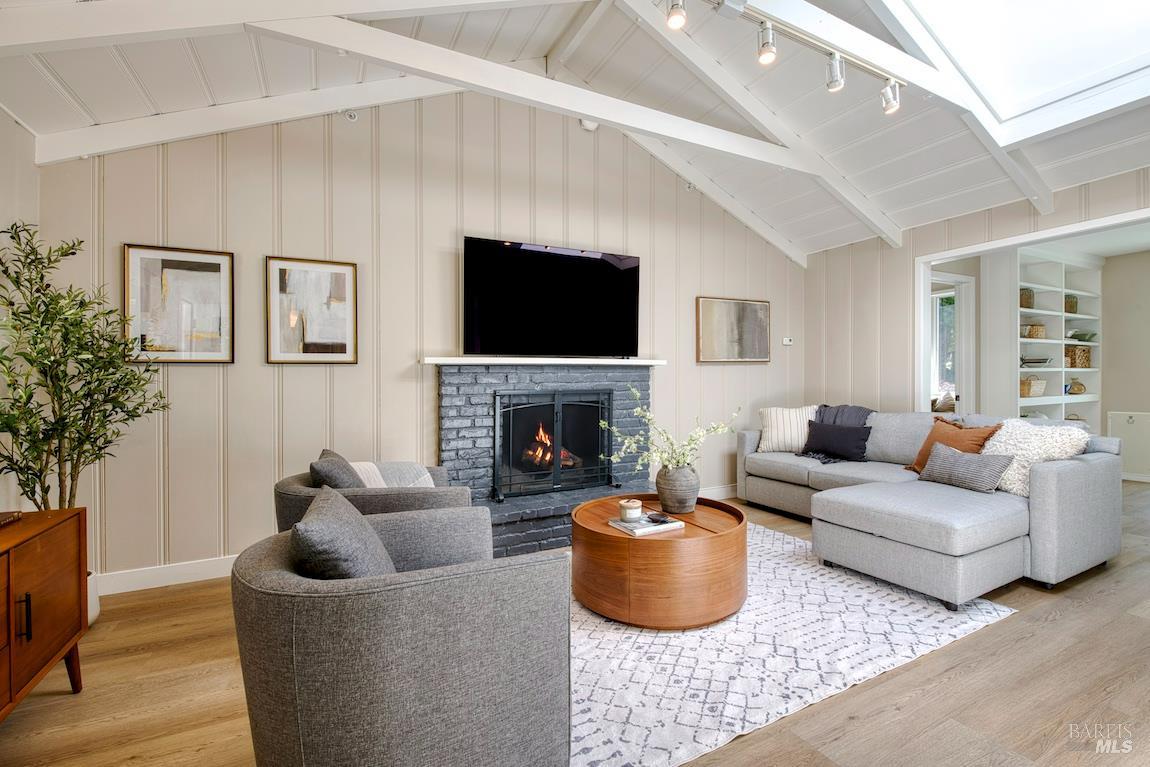 Detail Gallery Image 4 of 48 For 41 Salinas Ave, San Anselmo,  CA 94960 - 3 Beds | 3 Baths