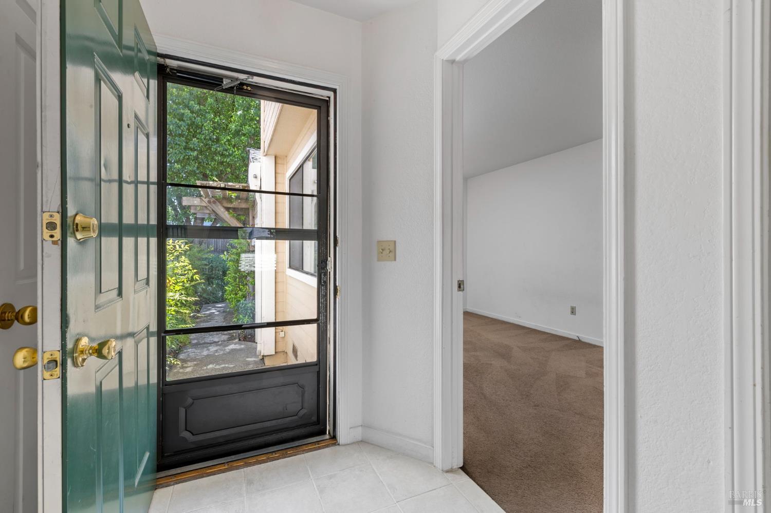 Detail Gallery Image 29 of 34 For 2124 Chianti Dr, Santa Rosa,  CA 95403 - 3 Beds | 2/1 Baths
