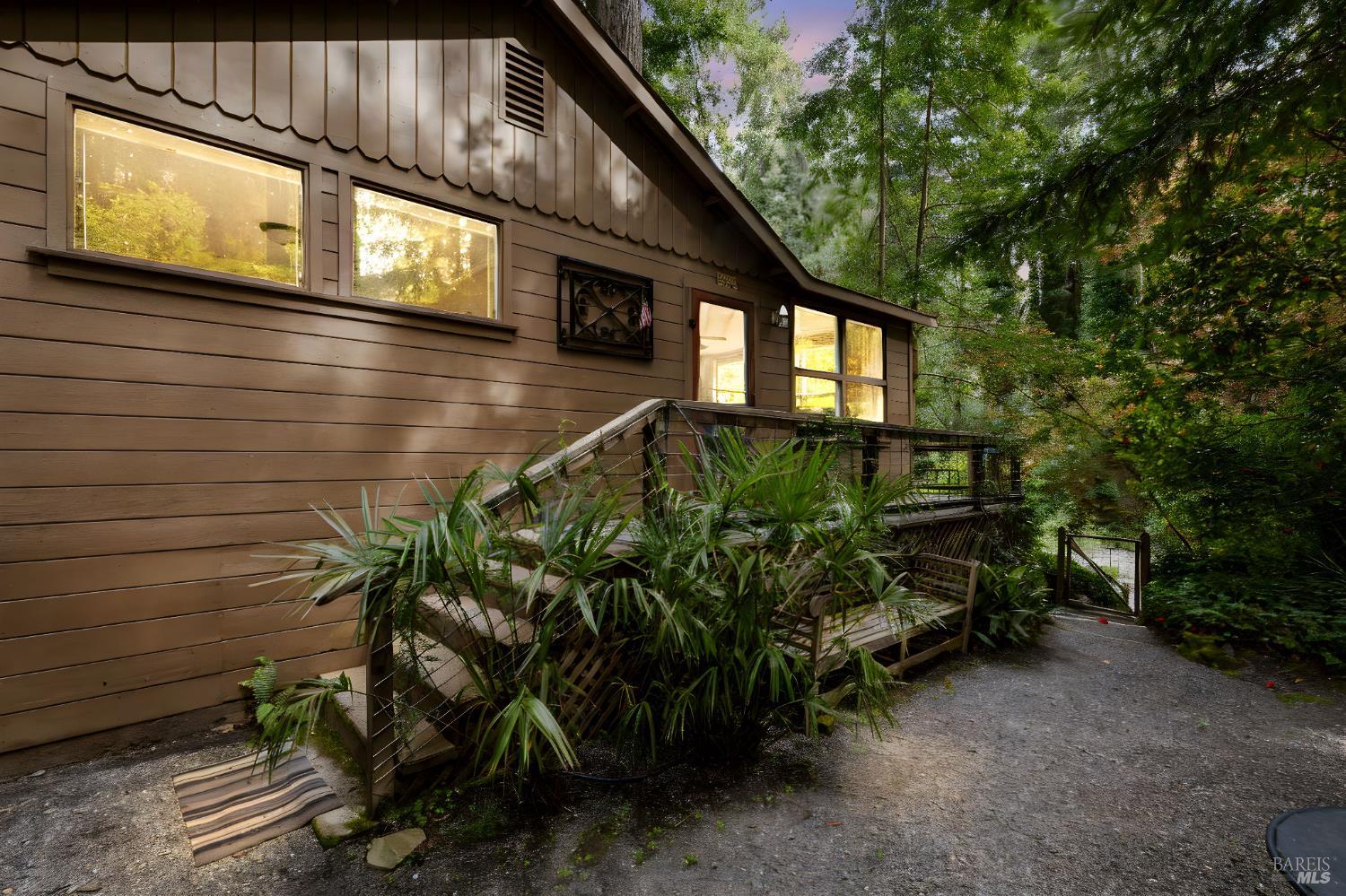 Detail Gallery Image 3 of 89 For 18 Wildwood Ln, Cazadero,  CA 95421 - 4 Beds | 3 Baths